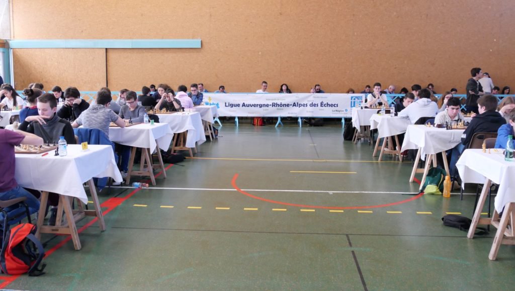 EcDesLions's tweet image. L&apos;Album photo de la @LigueARAEchecs 2019 de la région @auvergnerhalpes à #Annonay est publié. @ffechecs @CRMLEchecs - is.gd/4mCOcU