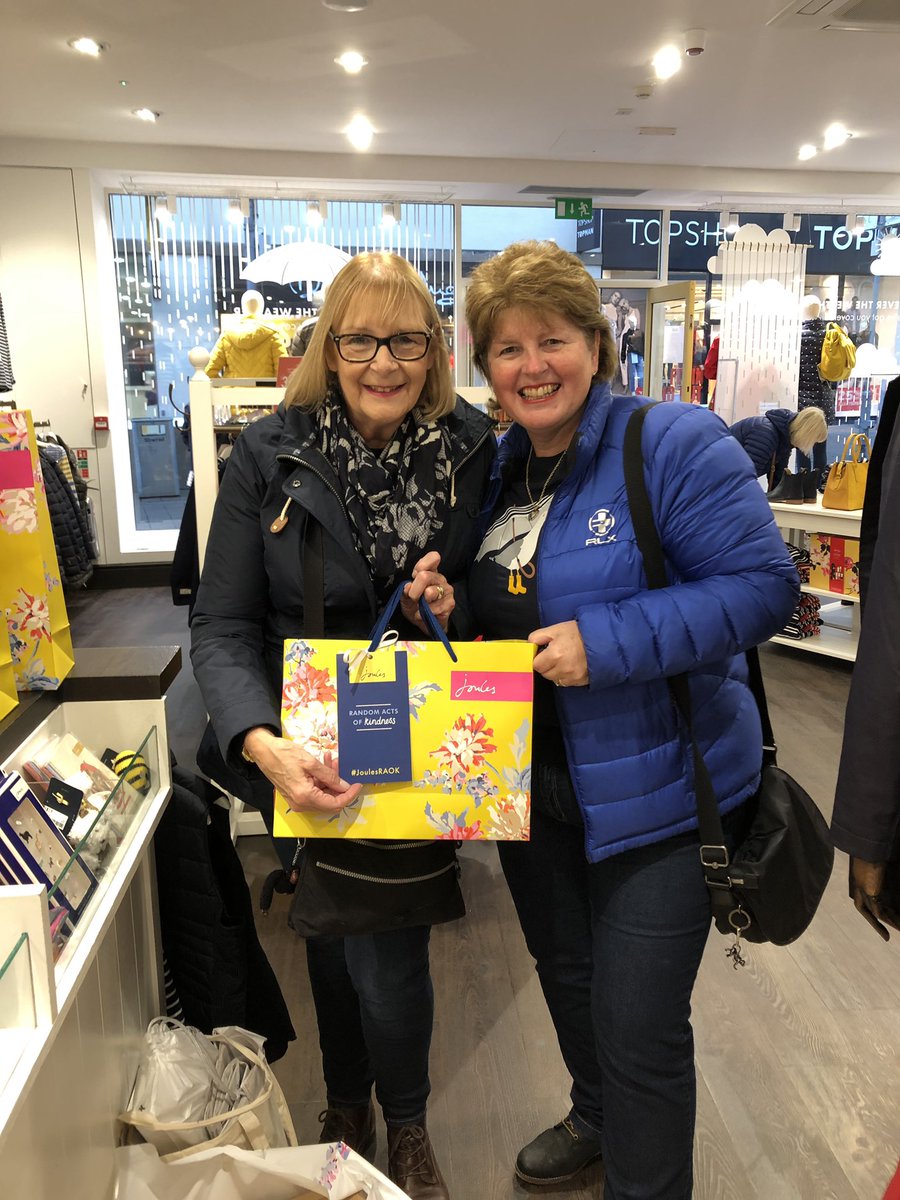 2 more very happy ladies leaving us all because of #RandomActOfKindnessDay we are loving being the reason people are having smiles on their faces 😊😍 #JouleROAK #RandomActOfKindness