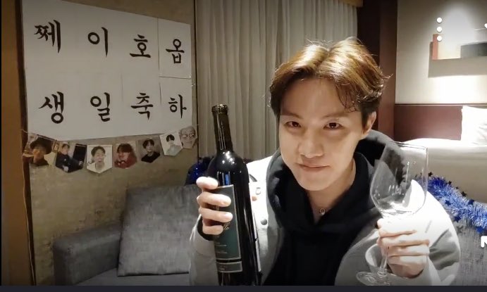 Soo Choi Jhope Said We 30 Min Left For His Birthday So Wanted To Celebrate It Together With Army Doing Vlive Jhope At Vlive 2 17 In Japan Bts Twt On The Soo Choi Jhope Said We 30 Min Left For His Birthday So Wanted To Celebrate It Together With Army Doing Vlive Jhope At Vlive 2 17 In Japan Bts Twt On The