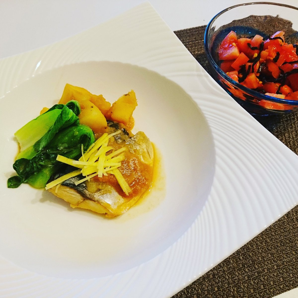 瑛美 En Twitter どうしても 和食でも洋食っぽい盛り付けをしてしまう 皿問題かな さばの味噌煮 瑛美 En Twitter どうしても 和食でも洋食っぽい盛り付けをしてしまう 皿問題かな さばの味噌煮