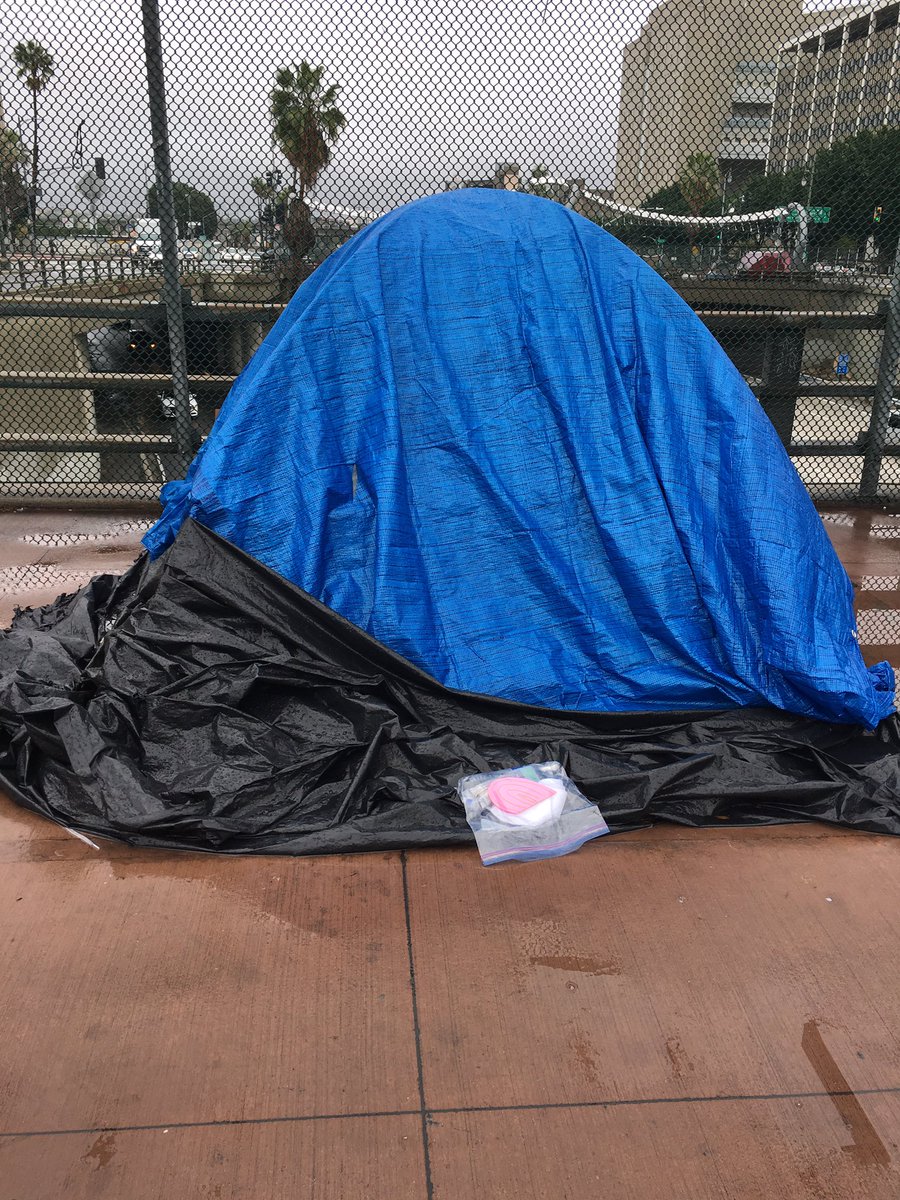 Scotteach's tweet image. I changed my approach to Valentine’s Day this year. My class took the train to downtown Los Angeles to see some historic sites &amp;amp; visit a few museums. Rather than giving traditional V-Day gifts to each other, we gave 100’s of V-Day care packages to the homeless. #SparkEmpathy