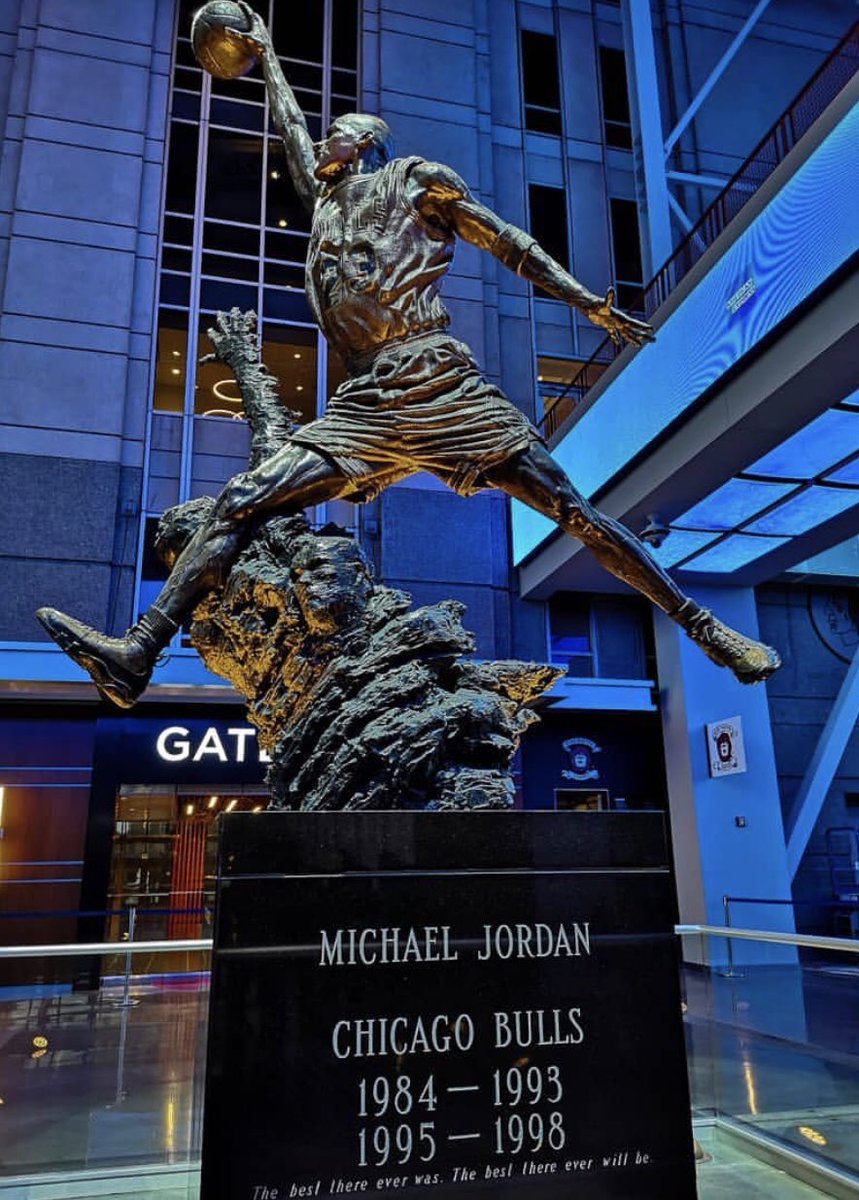 CaribbeanLaydee's tweet photo. Gotta wish MJ a happy birthday 🎉🎂 #23 https://t.co/4RPE3WqHqX