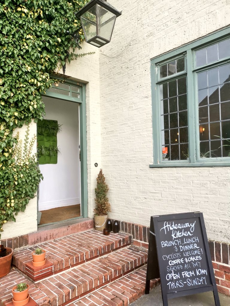 avocado_events's tweet photo. Beautiful meal with @hideaway_info today. Really lovely food, service &amp; toddler friendly! Love a good Sunday roast 

#AD (gifted) #SundayRoast #sundaylunch #sundayvibes #localbusiness #supportlocal #yorkshiregrub https://t.co/ZRvphWMAGs