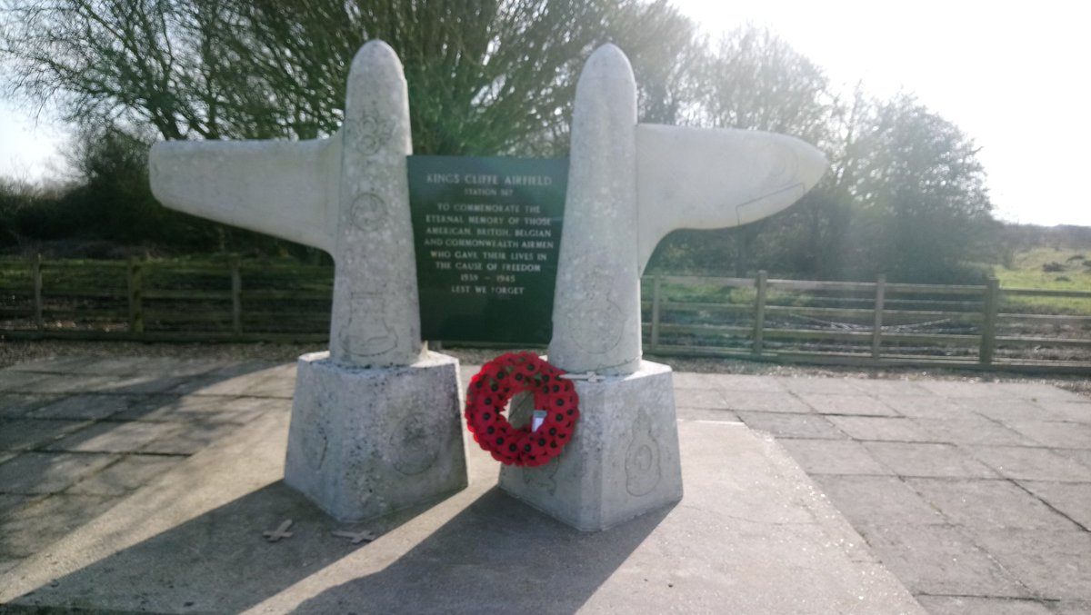 Gorgeous morning.... What else could we do but get our gecatche on 😊 successfully found the bonus stage of a multi which hadn't been found in 2 yrs.  Walk round old air fields spoke to the kids about history with war time bunkers  #geocaching #modernhistory