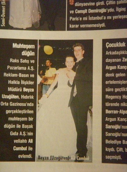 <a href="/Puding_Band/">Puding Band</a> @secilmusic Derken yıllaaar geçti; şu an sevgili eşim olan kişi ile tanıştım falan..
Aslen mimar ama yapmıyor aile işinde falan falanlar arasında; biz de geçen sene puding üretmeye başladık dediğinde sandalyeden düştüm.. 😂
Ve sonuç olarak bu büyük aşkta pudingin de etkisi var gibi sanki😂😂