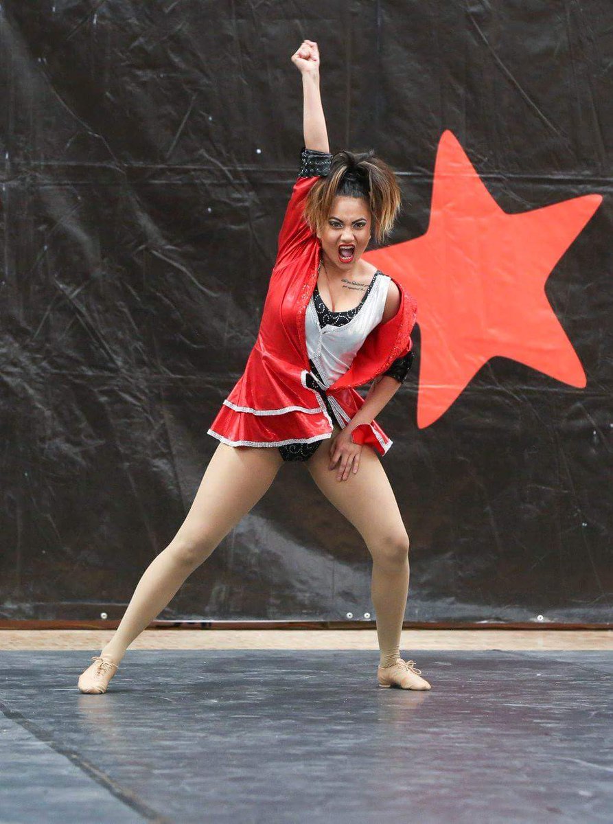 sVannasopa's tweet photo. #jazz #fierce #sassy #1st #circus #BritneySpears #whatswithmyhair https://t.co/5dXmYgQT1g