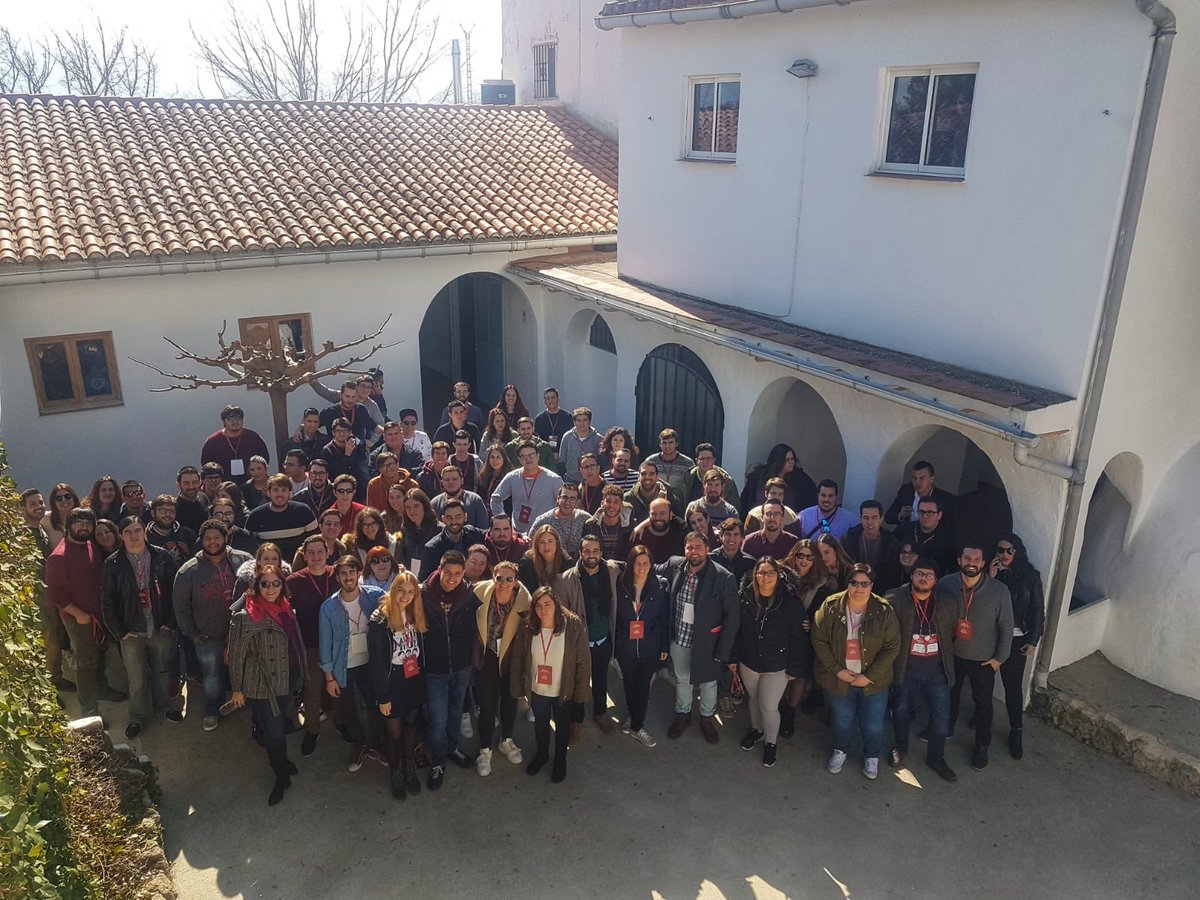 jovesaldaia's tweet photo. Este fin de semana hemos asistido al comité nacional de @JoveSocialistes. En el que se ha aprobado por unanimidad el informe de gestión de la ejecutiva nacional liderada por @franlopezlo . Un fin de semana repleto de dialogo aprendizaje y nuevas experiencias! ❤️ 🌹 https://t.co/bpzFF4OK8f