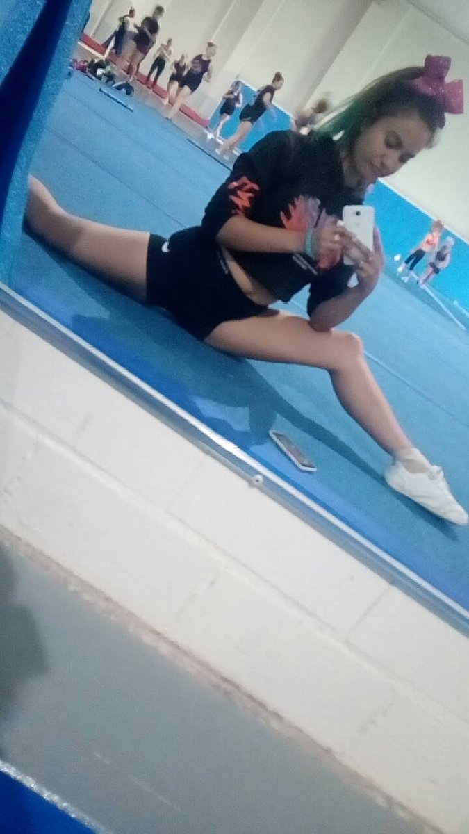 sVannasopa's tweet photo. cheer is back for 2019 and my valentine date was my team and gym <3
Reppin @bts_bighit fake love at my cheer gym

#bts #cheerleading #perth #family #2k19 #SMCAD #flexit #overflex #Bows https://t.co/s9vVBXsc6w