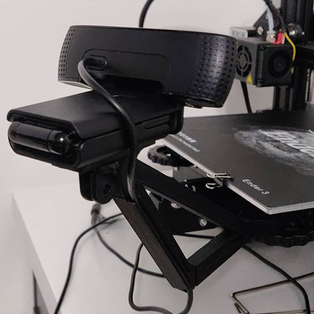 latarivid's tweet photo. BOOM! Tulostimen kamerajalka saatiin valmiiks ๐nyt voi striimata kunnolla tulostuksia. Mitรค laitetaan tulostumaan? ๐ค #3dprinting #3d #cameraarm #camera #cameradtands #logitech #c922 https://t.co/vSAXuIFbDm https://t.co/ZuJiNhj5AL