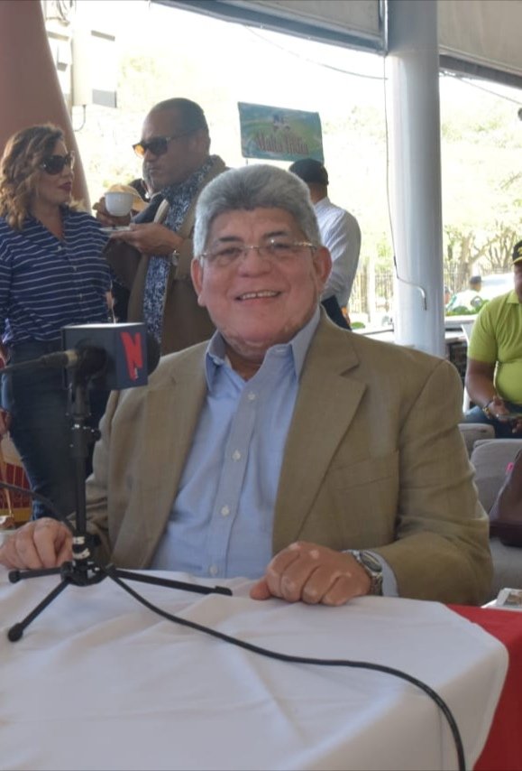 FernandoRosaRD's tweet photo. Soy santiaguero, aquí nací y he desarrollado todos mis proyectos políticos y de negocios en mi terruño. Aspiro a dirigir la ciudad porque tengo el plan que se necesita para alcanzar su completa transformación. Y lo vamos a lograr! https://t.co/m7YqpSyQhR
