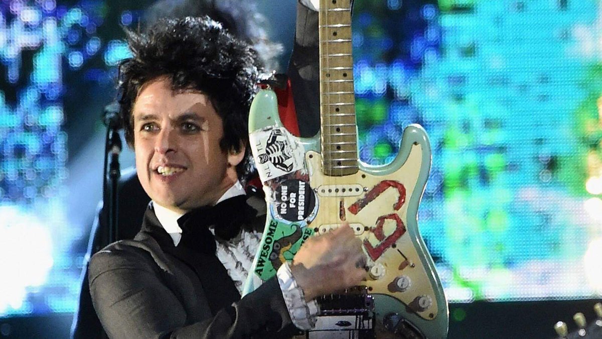 #HappyBirthday to @GreenDay's @billiejoe (47)
their top 8 songs are:
8. Welcome to Paradise
7. Holiday
6. When I Come Around
5. Wake Me Up When September Ends
4. American Idiot
3. Basket Case
2. Good Riddance (Time of Your Life)
1. Boulevard of Broken Dreams
#MusicLists