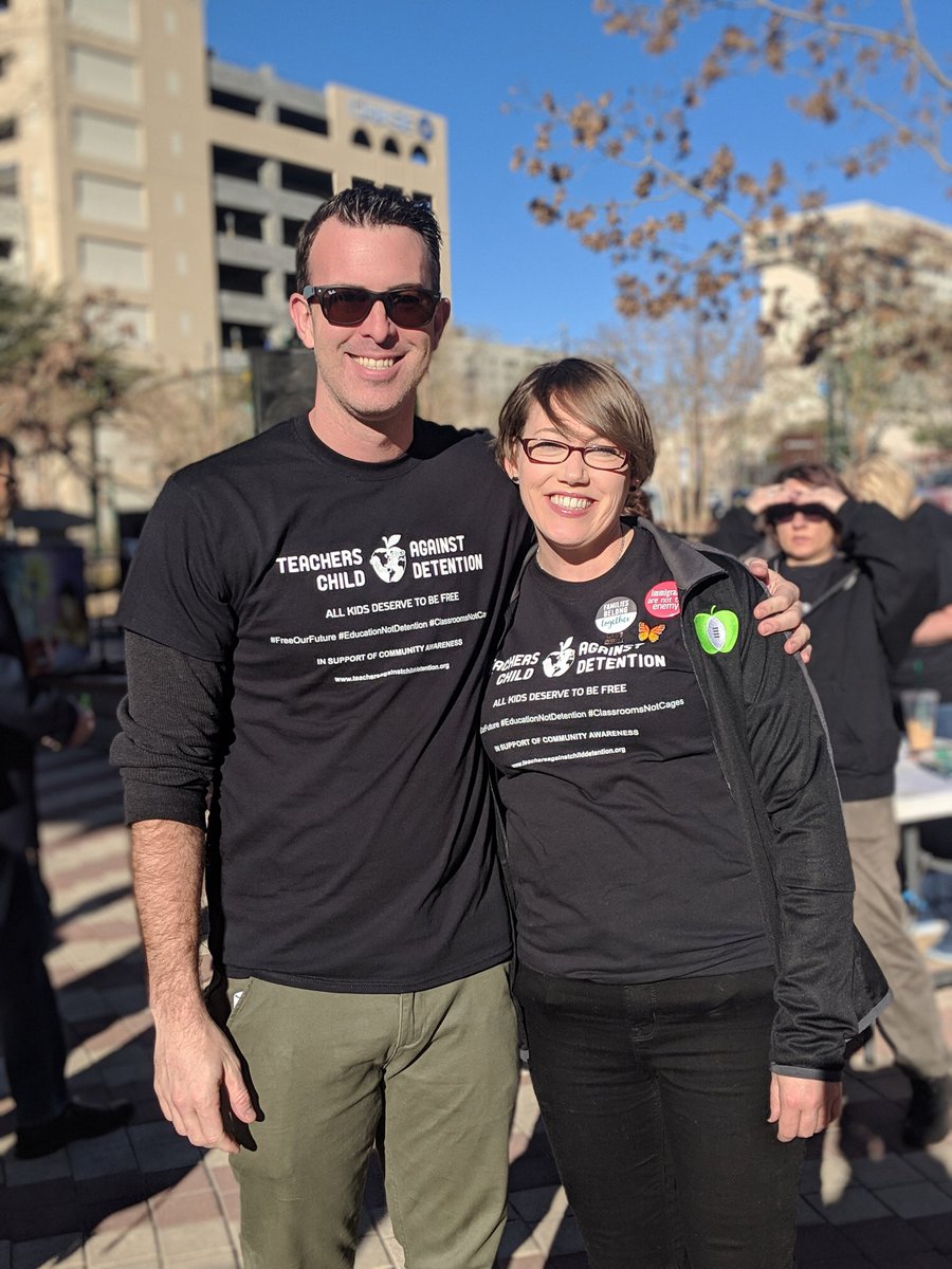 Representing VA at the Teach-In for Freedom in El Paso @StudentsHistory #teachinforfreedom #ClassroomsNotCages #EducationNotDetention #freeourfuture @VEA4Kids @APSVirginia @LCPSOfficial @MandyRheaWrites