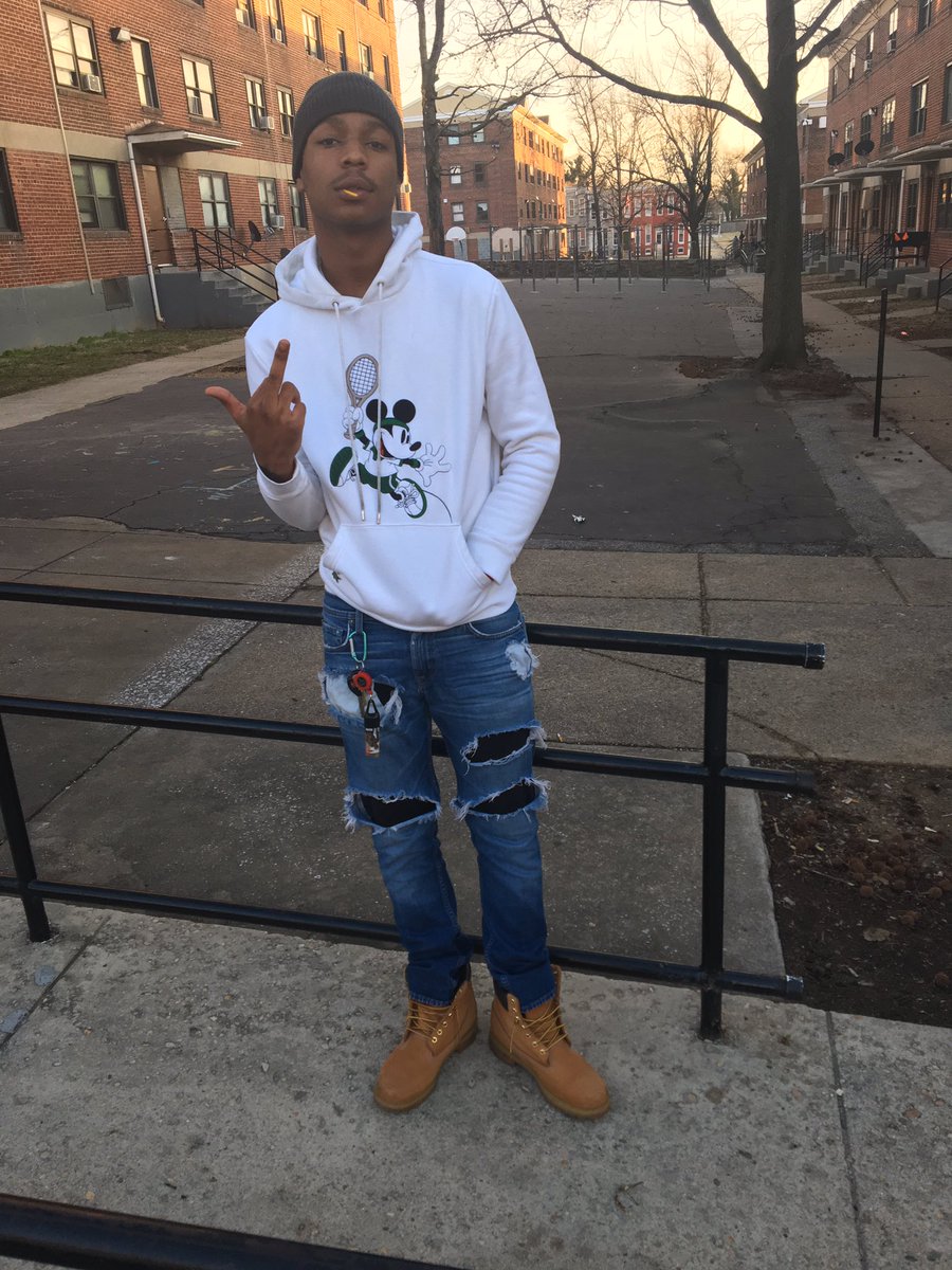410_Skinny's tweet photo. I’m just tryna get paid💰 can’t let these fakes get inna way‼️#yneshit💰 #shxtonlyfunwhenyouyoung🔞 #freedagang🔓 https://t.co/gf11SQ2avV