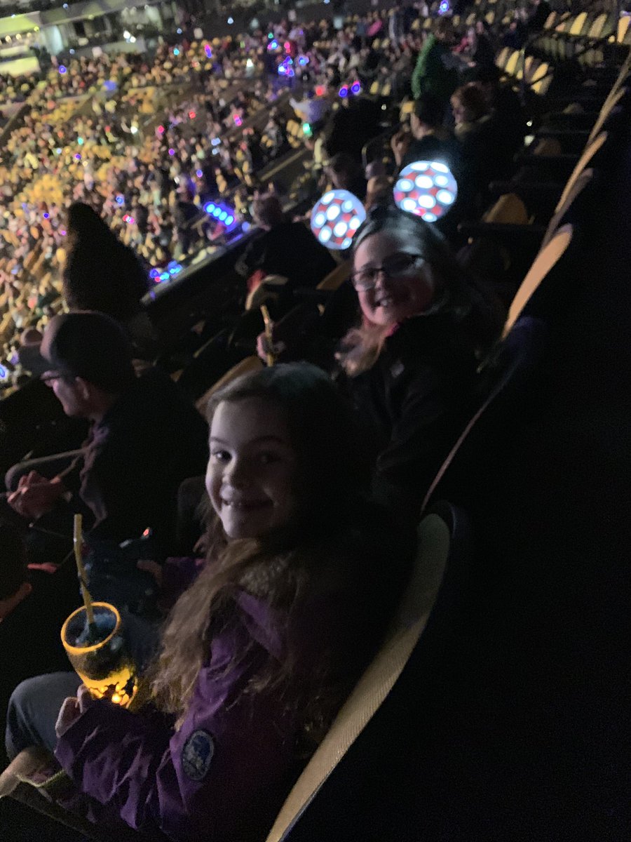 manderpoo4's tweet photo. #disneyonice https://t.co/FXukyXjwmm