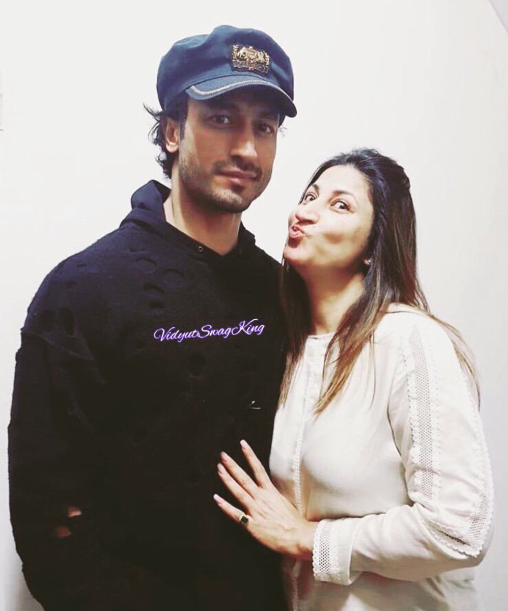 “Brother and sister, together as friends, ready to face whatever life sends, joy and laughter or tears and strife, holding hands tightly as we dance through life” – SuzieHuitt
@VidyutJammwal with his sister Priyanka Jamwal Kapur
#BrotherAndSisterLove
#VidyutSwagKing #VidyutJamwal