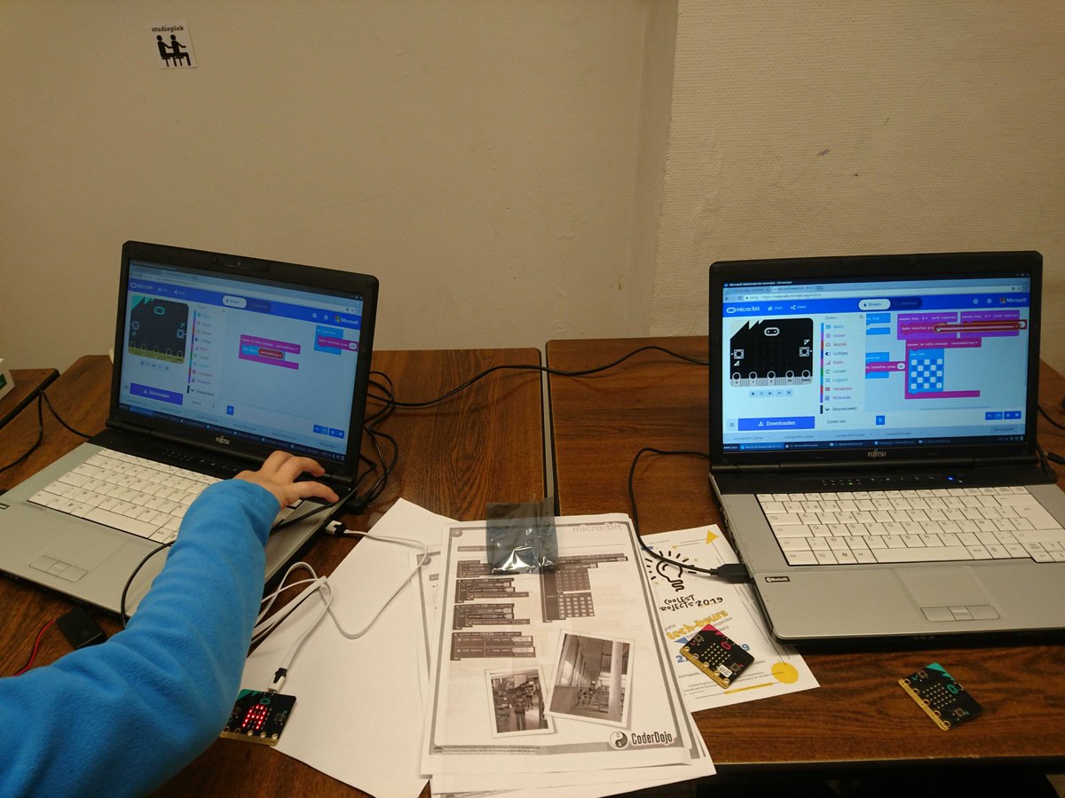 coderdojo1800's tweet photo. Show &amp; Tell 👏
#microbit radio communication + #scratch + #app_inventor 
@CoderDojoBe @microbit_edu @BibVilvoorde https://t.co/PPL1Uh3S6Y
