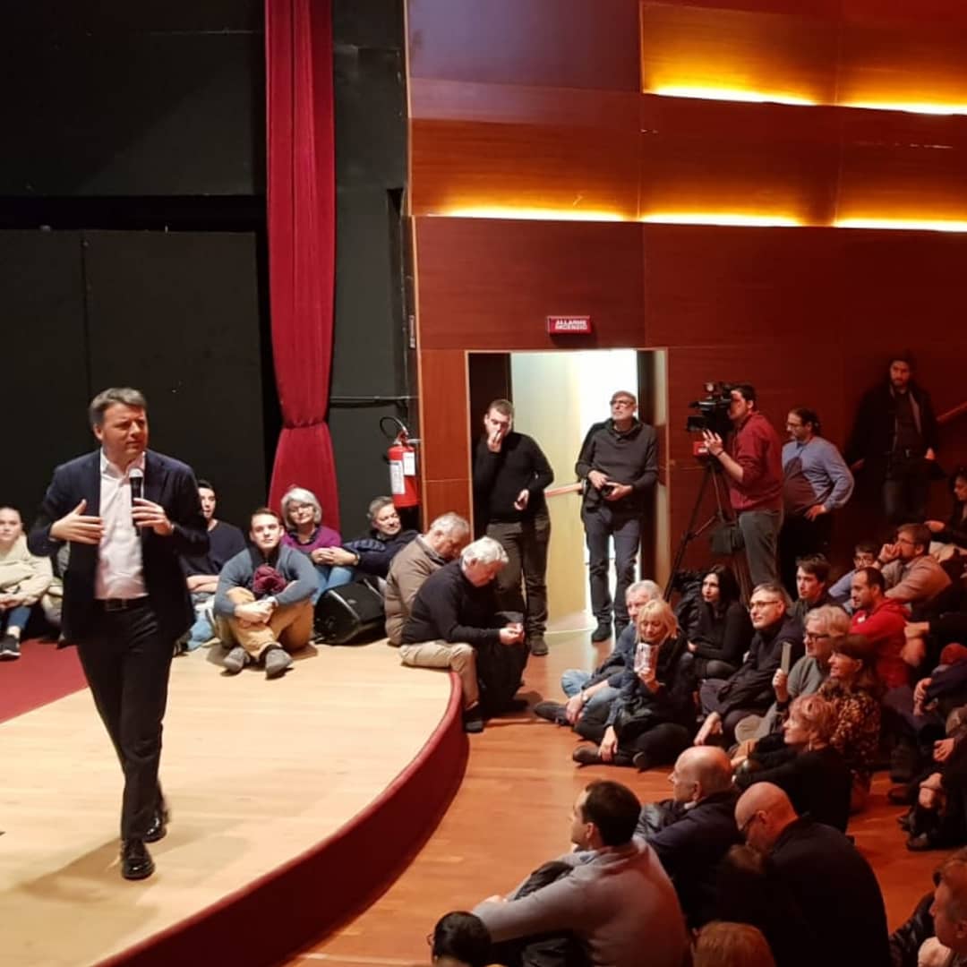 Grazie Cernusco! Che accoglienza alle tre del pomeriggio. Quanta gente che non si rassegna e vuole
#UnAltraStrada