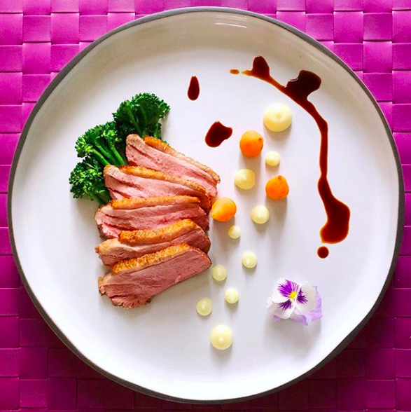 WalkingMatters's tweet photo. #Repost from @pierre_le_chef  - Magret de canard, purée de panais, petites carottes &amp; broccolini.
📸: @photobyA4  
Assiette: @TheREVOLUSA (Offerte)
#TabletopMatters
#pierrelechef #chef #artofplating #thestaffcanteen #ilovecooking #good #foodstarz https://t.co/biWmkmJmCS
