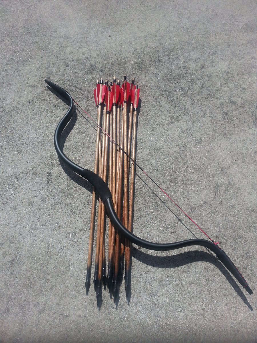 Odinson Archery Assassin model complete w/ handcrafted bodkin arrows.  Check us out at odinsonarchery.com

#odinsonarchery #archery #archerylife #bowhunting #tradarcher #primitivearcher #primitivearchery
