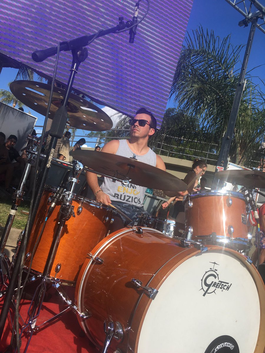LaMurgaRock's tweet photo. En breve arranca el show en Playa Arazaty! 
Venite a disfrutar de la playa y de buena música.
#Lamurgarock
#Lamurga https://t.co/qpExjwX5vL