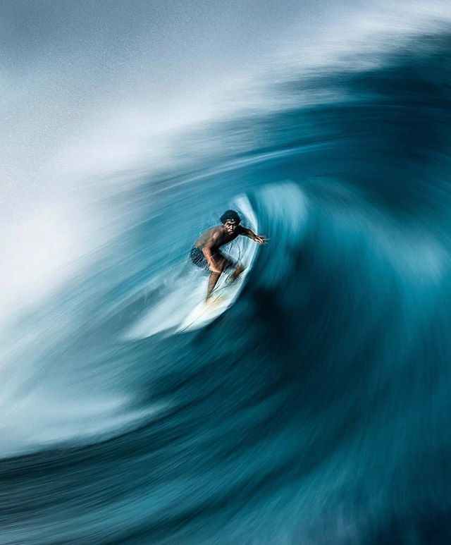 LordandRebel's tweet photo. Speed blur Sunday w @benthouard ......⠀⠀
.
.⠀⠀
.⠀⠀
#sunday #weekendvibes #surf #tubetime #bluewave #speedblur #dreamtrips #underwater #photography #colorblock #travel #surfing #offshore #ocean #tropical #pacific #paradisefound #surfer #traveling … https://t.co/dXyr9dces7 https://t.co/ra05Qdexno