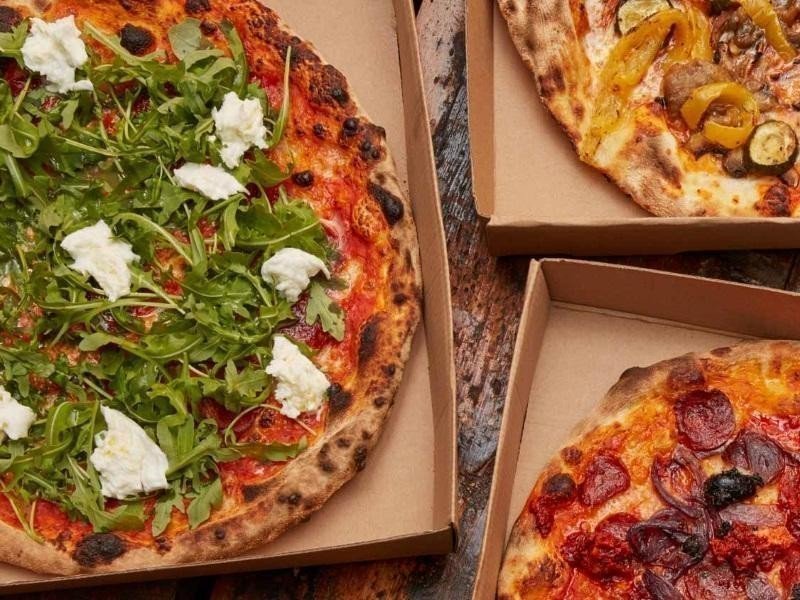 Home and business! Pizza takeaway business for sale in the heart of Port Melbourne with three-bedroom apartment included. aubizbuysell.com.au/80148/pizza-ta… #pizzabusiness #homeandbusiness
