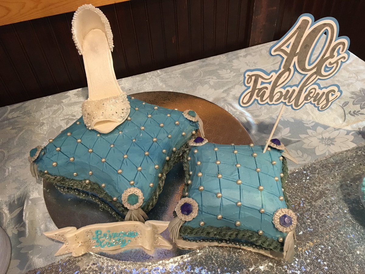 JoshAProducer's tweet photo. This is what happens when your mom is asked to make a cake for your sister in law’s 40th birthday! #Cinderella #MakeMyCake #SweetTreat #BakingIsAHobby #IfAtFirstYouDontSucceed #BakeBakeAgain https://t.co/hqzYcdi52V