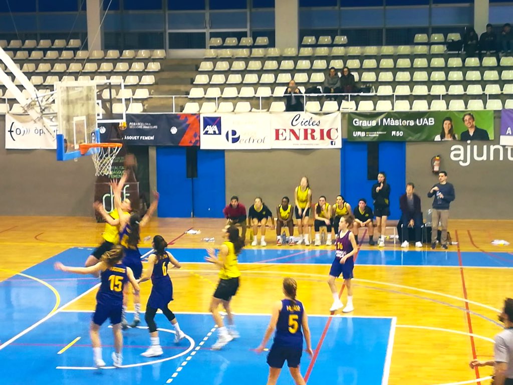 ASRBasketAlmeda's tweet photo. 🏀 @FCBbasket_fem 58 - #CF2ALM 67

Màxima ambició per seguir creixent a cada entrenament i cada partit!!

#adnAlmeda #jornadaAlmeda #preferent https://t.co/HhH57plWlG