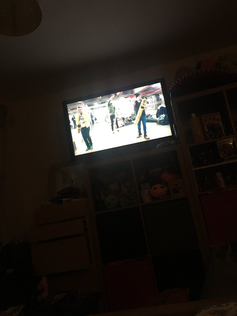 nikkilouise90's tweet photo. What does my little pudding want when he’s poorly? @leopfollowme on the tv to watch and lots of cuddles from Mummy. 😥👶🏼🎷💙 #poorlybaba #minimanflu #minifan #leolove #saxfan #listeneddayandnight #fromdayoneinthewomb #lifelongfan #jaxon https://t.co/0h4E1B2Fc1