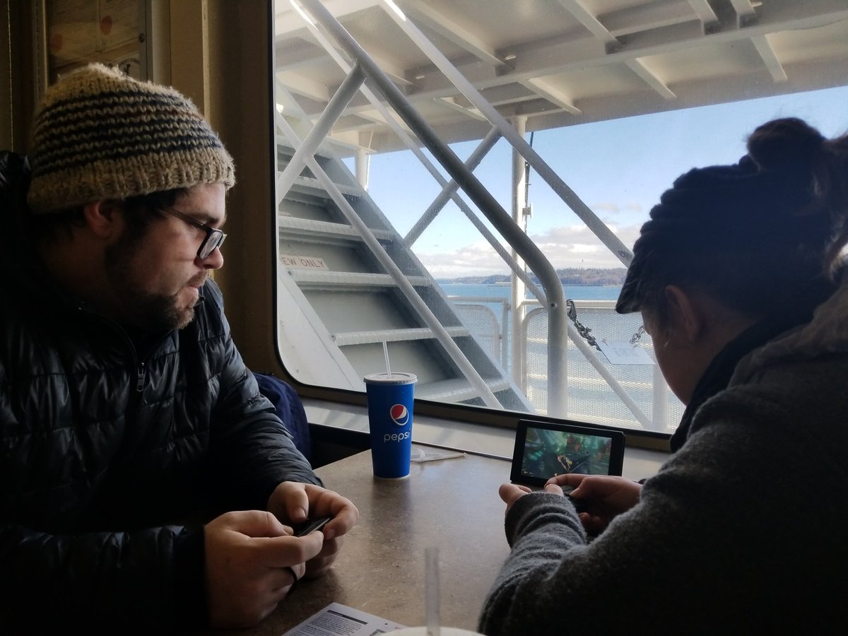 LadyToken's tweet photo. How gamers vacation. @TokenVariety https://t.co/U7P82dO3D0