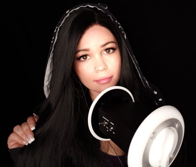 New #ASMR video is up!! Ear fluttering and hand movements!! Also... #merch announcement!! 👕📱👚 OMG!! 🤯🤯🤯🤯🤯<a href="/tag/asmr"class="tags">#ASMR</a><a href="/tag/merch"class="tags"><span>#merch</span></a>