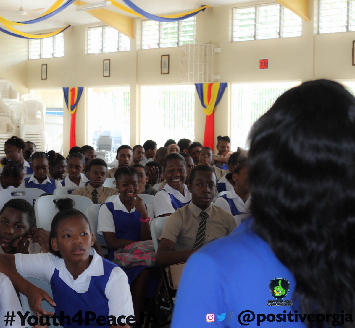 'Integrity is doing the right thing, even when no one is looking!' 

We are elated to have @IAMforStudents on board our school tour!

@niajamaica
@jamie_chevannes

#Youth4PeaceJA #Youth4Integrity