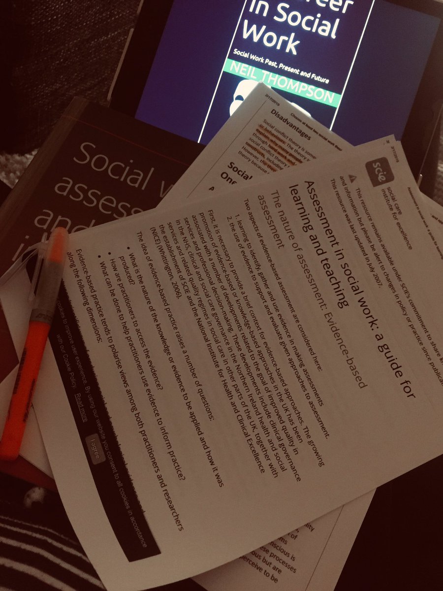 3mm4G's tweet photo. Social work assessment, social work theories and social work interventions are on the agenda for this evening. All in prep for the case study exam in 4 weeks time. I Love Reading βοΈ #SocialWorkSunday #IntegratedPractitioner https://t.co/PMlAI4Ag4K