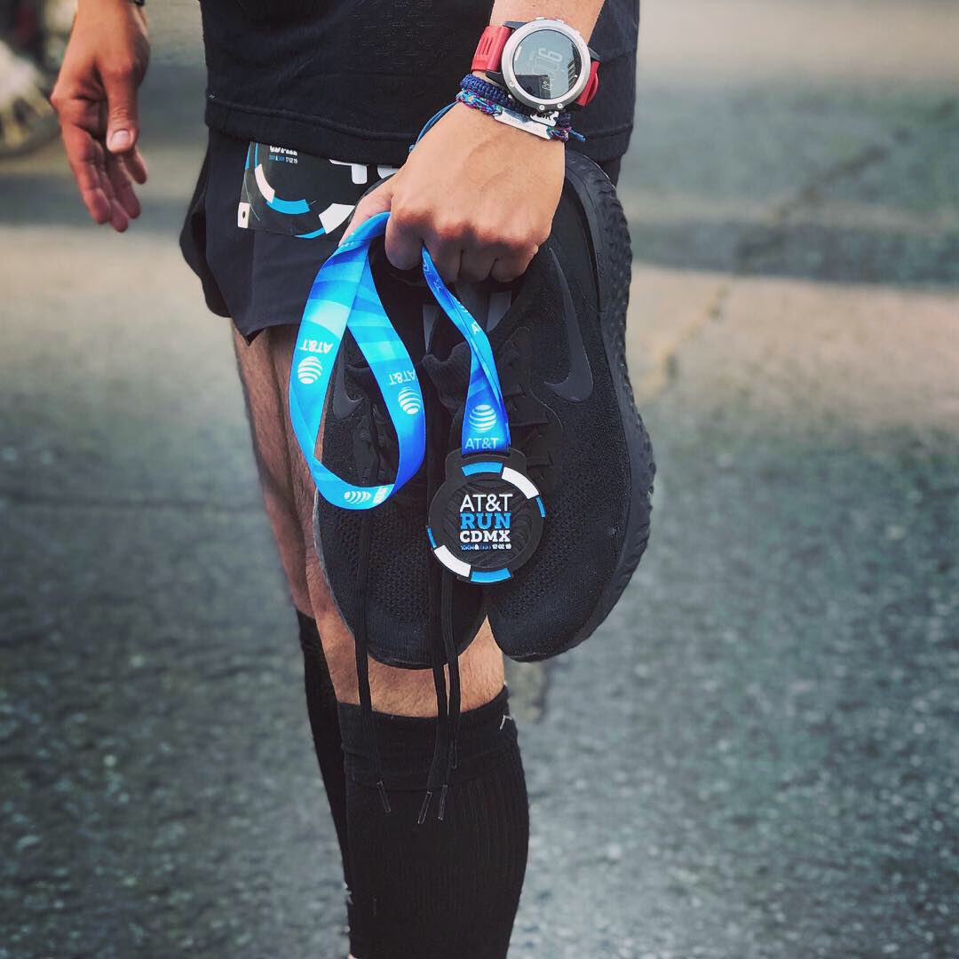PacoCarrizales's tweet photo. 10K para empezar la preparación del 2019
#ULTRARUNNERS
#marathontraining #YoElegiCorrer @yoelegicorrer1 #sumandokilómetros #runninglife #runningtips #run4run #runners #medal #running #instarunners
#nikeflyknitracer #flyknitracer #nikeepicreact #nikereact #epicreact #ATTRUNMX https://t.co/PVLCJRWFbv