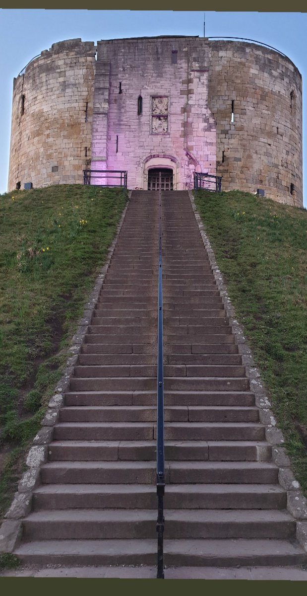 Amphourous's tweet photo. Just love it #york #cliffordstower #steps #pornlights #big #mound #pinkmound #towerfun https://t.co/47MD34w4wR