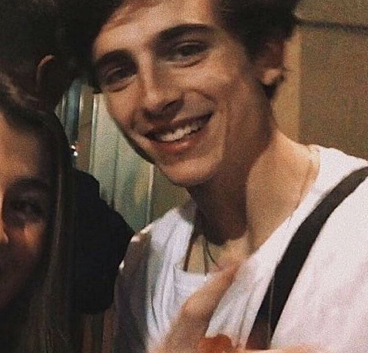 melodichalamet's tweet photo. hi i love timothée with all my heart and he deserves happiness ONLY https://t.co/uwYvbk7Q9k