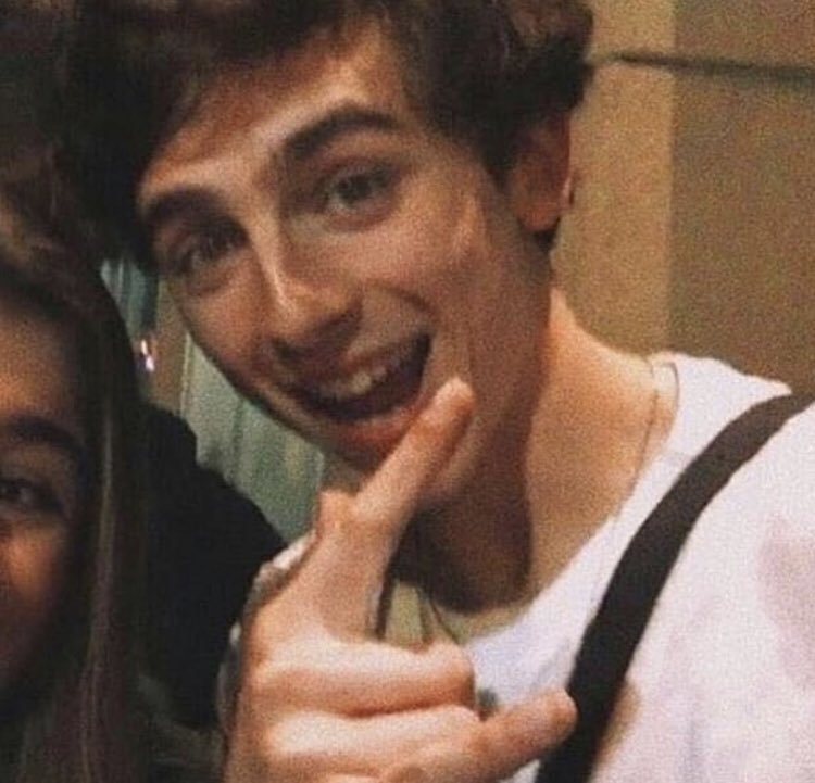 melodichalamet's tweet photo. hi i love timothée with all my heart and he deserves happiness ONLY https://t.co/uwYvbk7Q9k
