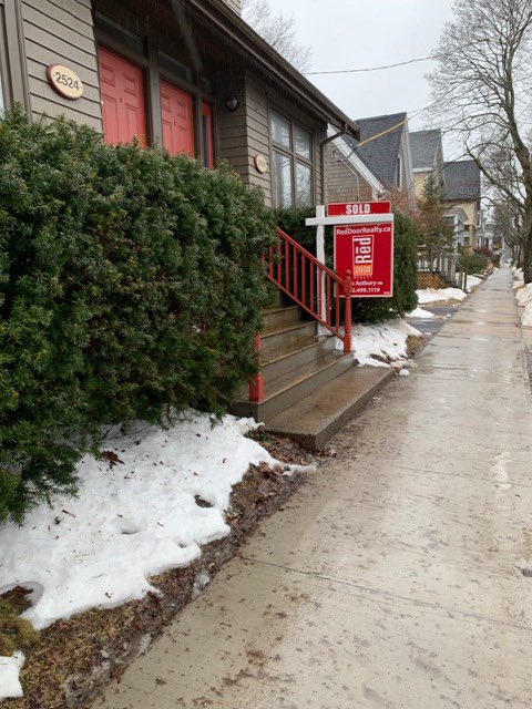 RedDoorRealty's tweet photo. Red Hot Results on Oxford Street!
Listed by RDR's Alex Astbury, sold by RDR's Mark Mullane
#HappyClients #RedHotSold https://t.co/CwxRrNnQsH