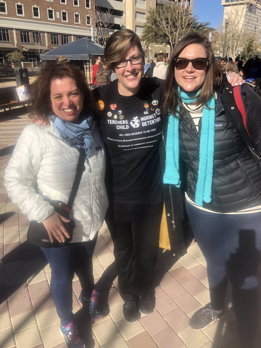 ADLAustin's tweet photo. In El Paso with teachers from around the country  at Teachers Against Child Detention.  Sharing @ADL_Education resources. @MandyRheaWrites #EducationNotDetention #ClassroomsNotCages #TeachInForFreedom #NoPlaceForHate @ADL  @jbontke @RLafair https://t.co/Wxl3SECbQK