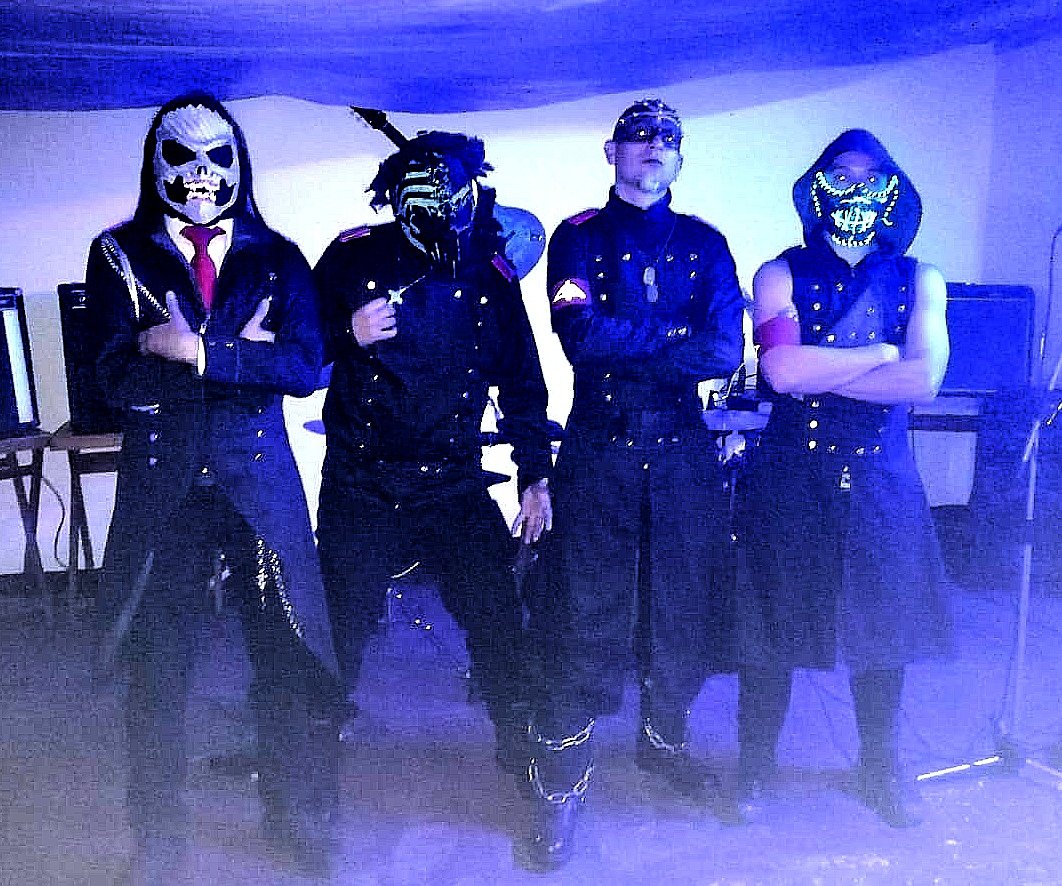 UFOLOGYBAND's tweet photo. Algo de lo vivido el día de ayer en la eliminatoria de la guerra de la Sabana en Facatativá... Un agradecimiento a Blacklist Producciones y a @jefferson Heredia por la invitación... Nos vemos en el festival... 👽 🖖🏿 🇨🇴 #ufologyband #metalmusic #metalbogotano #alienmetal https://t.co/mTBUWvkjfM