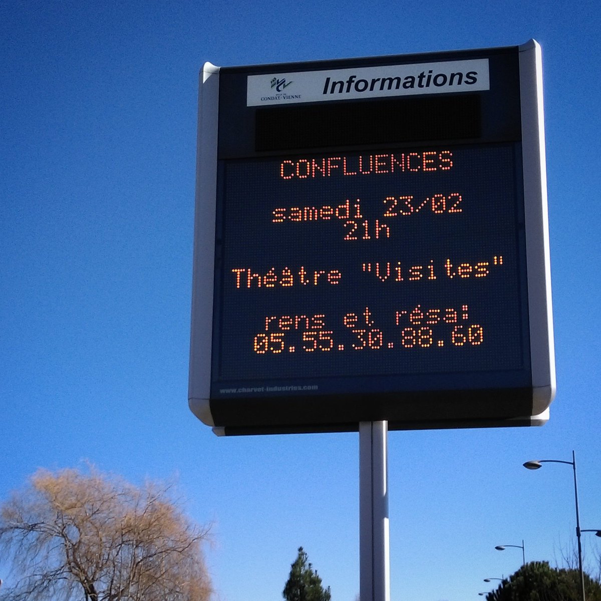 FonsAntony's tweet photo. Balle soleil et belle annonce. #theatre à #condatsurvienne #EspaceConfluences. https://t.co/V8ZLpyabNg