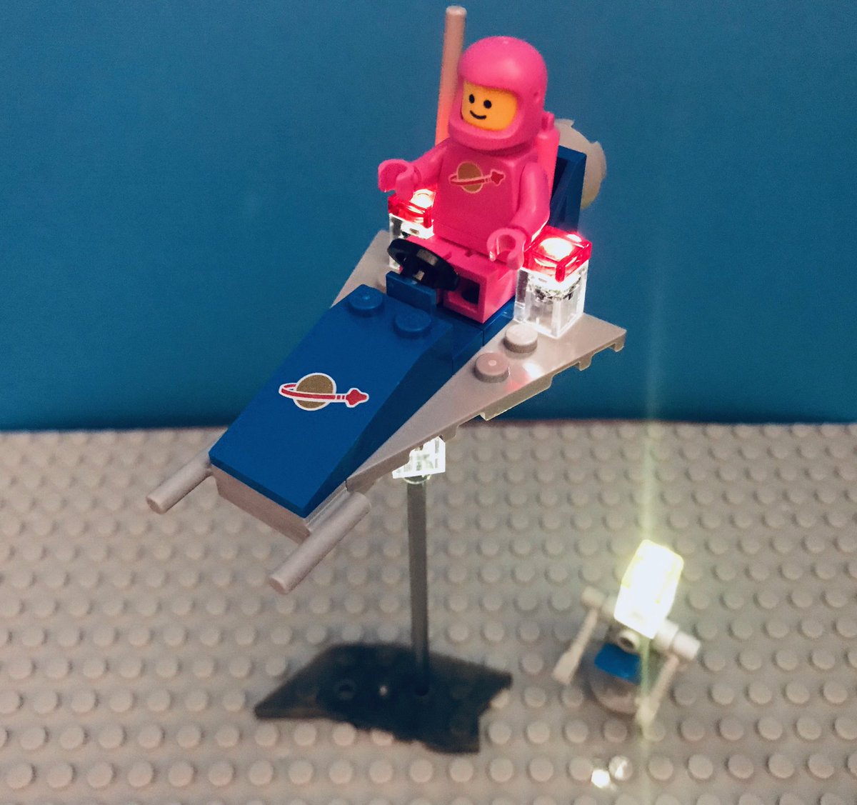 litbrix's tweet image. SPACESHIP!!!!! Only i-Brix can power lighted bricks wirelessly with their patent-pending technology. Now Shipping! ⁦@LEGO_Group⁩ ⁦@MegaConstrux⁩ would have loved to have seen this at ToyFair