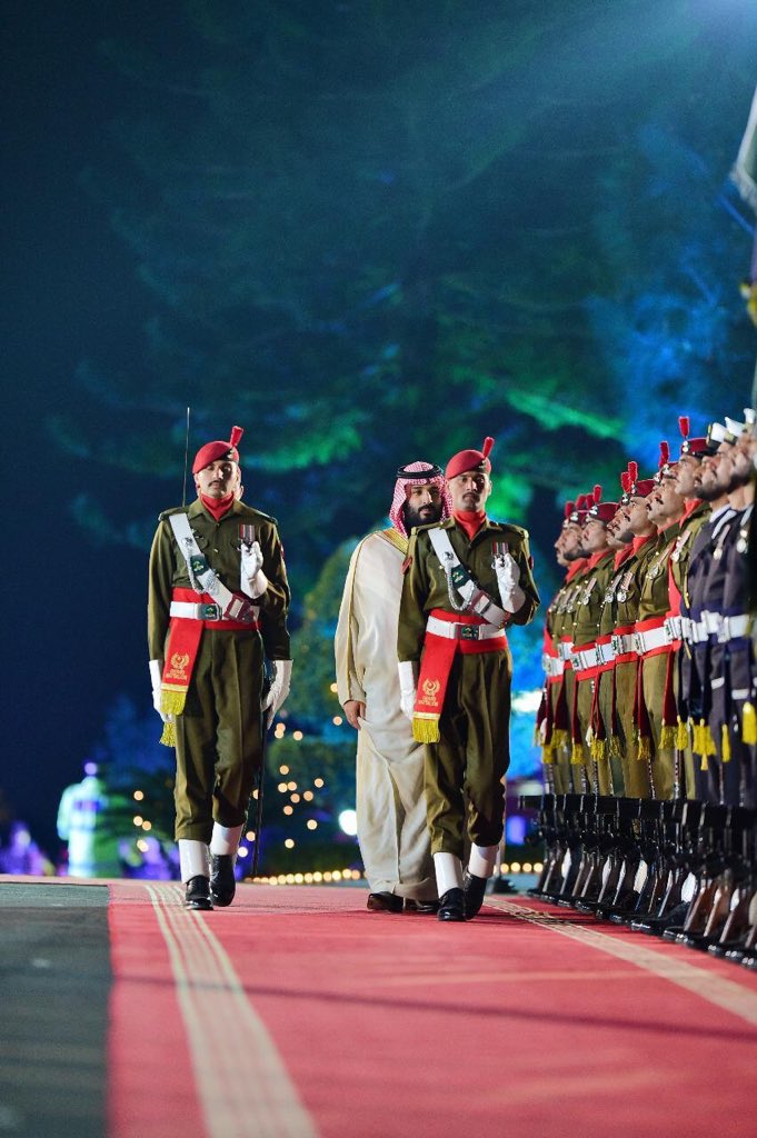 PTIofficial's tweet photo. Upon arrival at the Prime Minister House, a contingent comprising personnel of all three services presented the Crown Prince a Guard of Honor. The visiting guest inspected the Guard of Honor. #CrownPrinceinPakistan https://t.co/zOEDCZIIhN