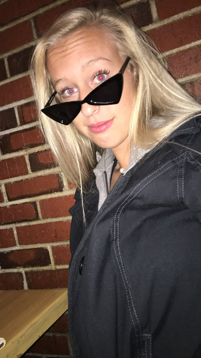 andy_chassaniol's tweet photo. Happy Birthday to my favorite person in the whole world!! @caitlinwilmes17  thanks for dealing with me for the past 29 months!! I hope you have the very best day ever on your 18th!! You are the greatest!!! I love you babe ❤️❤️❤️❤️❤️ https://t.co/RquUadzYPX