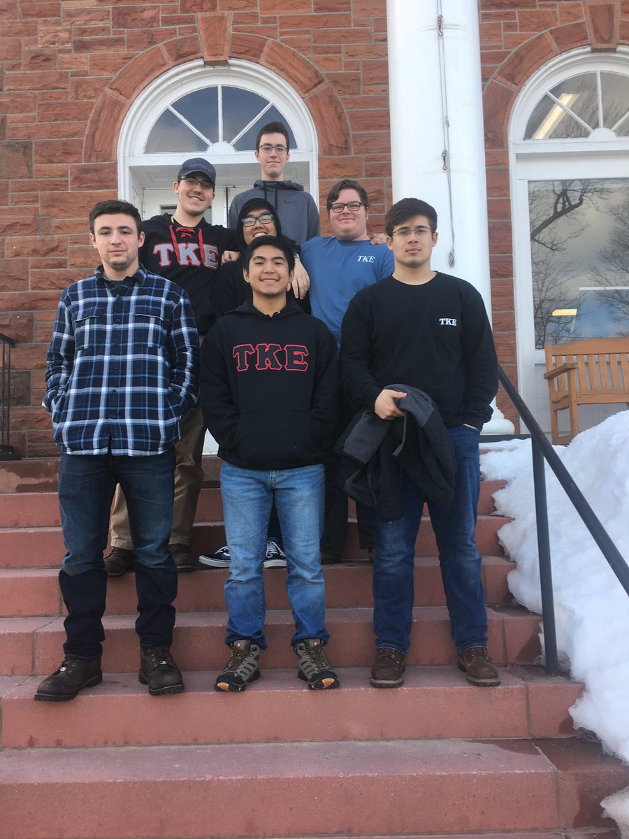 TKE_IK's tweet photo. Yesterday some of the brothers helped move shelves,organize books, and clean shelves at the Potsdam library #tke https://t.co/6wIeh7NW3d