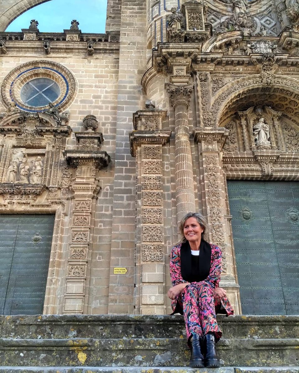 rosleondesigner's tweet photo. Ayer tuve el placer de asistir a @PasarelaJerez para ver la nueva cole de @LuisaCostura
#jerez #flamenca #moda #modaflamenca #feria #modaflamenca2019 https://t.co/EQezEyDQbJ