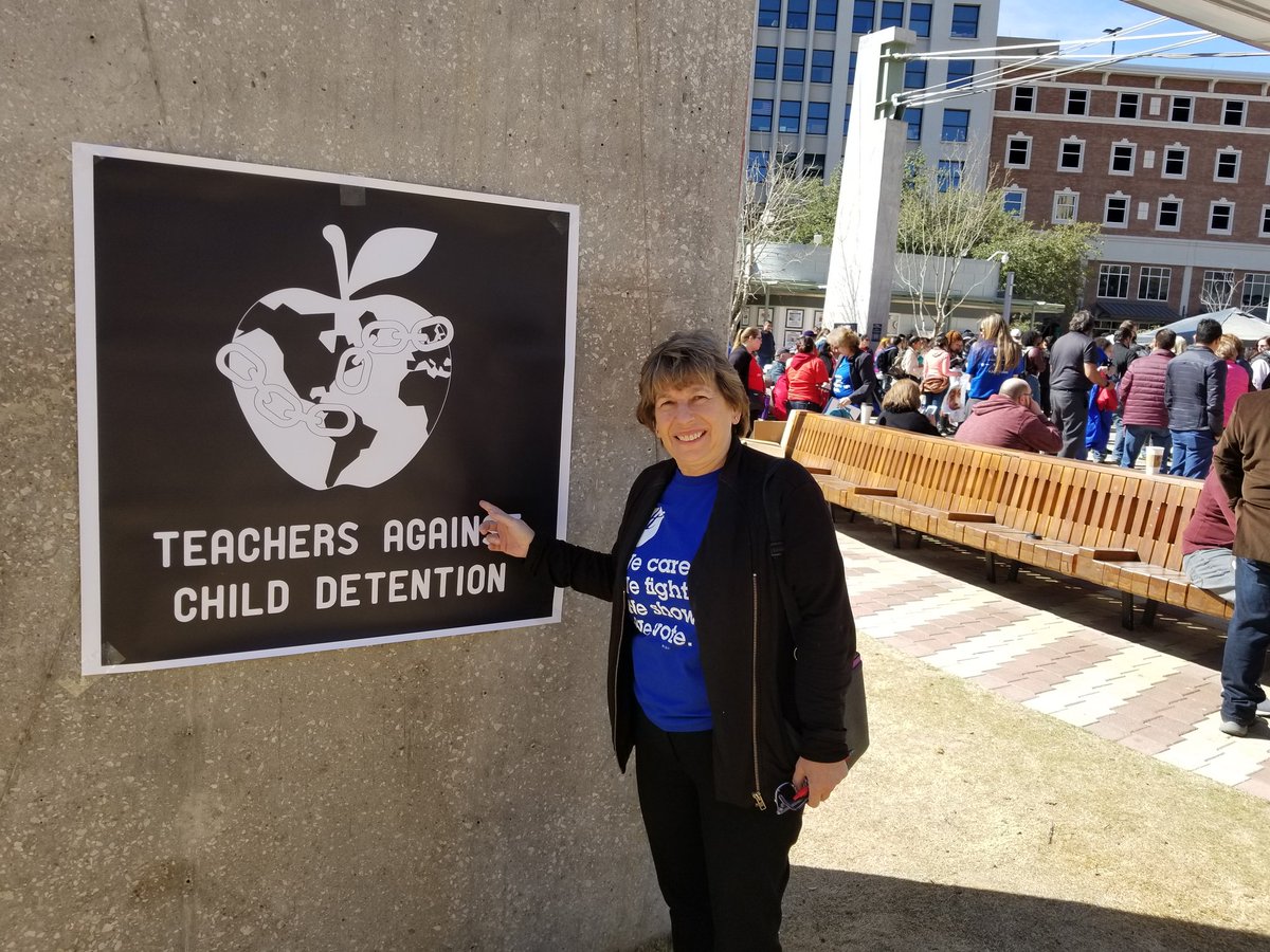 rweingarten's tweet photo. So glad to be with so many AFT members and educators from across the US and Mexico at the #TeachInForFreedom. #ClassroomsNotCages #EducationNotDetention  https://t.co/NyE3wLvCP3