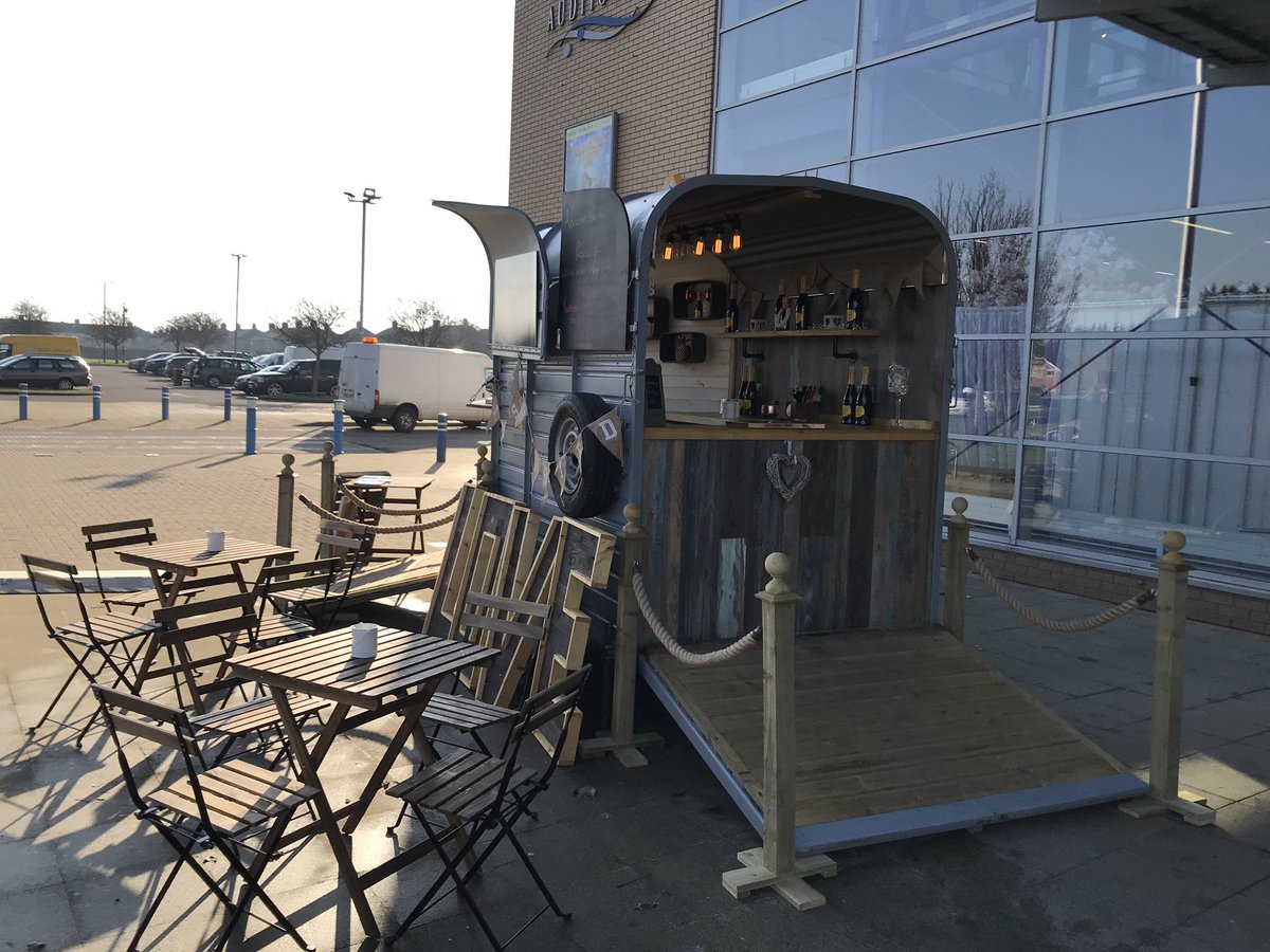 EventBoxLincs's tweet image. Our set up at the Lincs wedding show today, #prosecco #Skegness #Lincolnshire #wedding #fizz