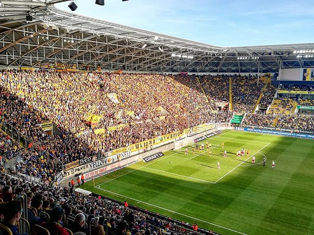petrmottl's tweet photo. SG Dynamo Dresden - SSV Jahn Regensburg - 0:0 🙄⚽
Attendance 25 303 👍👏
#groundhopping #groundhopper #sgd #sgd1953 #1953 #dynamo #dynamodresden #sgdynamo #sgdynamodresden #kblock #dynamoland #dresden #drazdany #ssvjahn #ssvjahnregensburg #regensburg #t… https://t.co/5bkoLE2gNE https://t.co/3ocTTGp09F