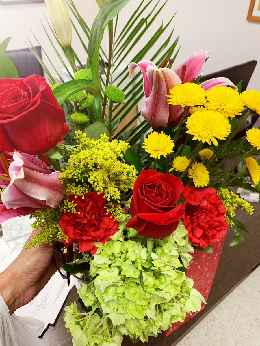 Thankx for the beautiful flowers, Friends from the Library @nomilibrary  Your work is greatly appreciated. It was fantastic to meet you during my National Library Tour stop there! @ALALibrary